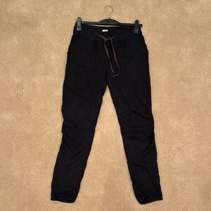 Aritzia Wilfred Black Pants